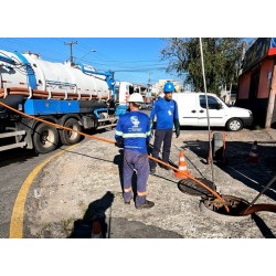 Lixo na rede de esgoto causa obstrução e danos ao meio ambiente